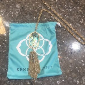 Kendra Scott necklace